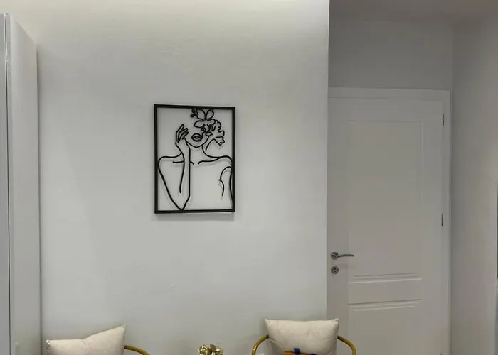 Cozy Near Us Embassy In Appartamento *